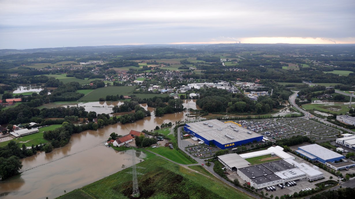 Hochwasser Düte 2010 - Luftbild IKEA